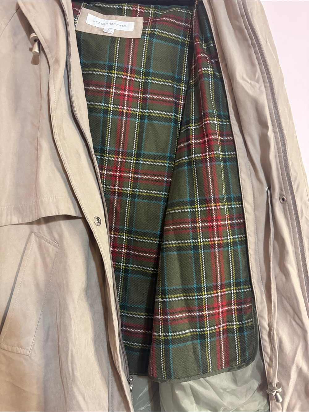 Liz Claiborne Tan Trench with Olive Plaid Lining - Picture 3 of 10